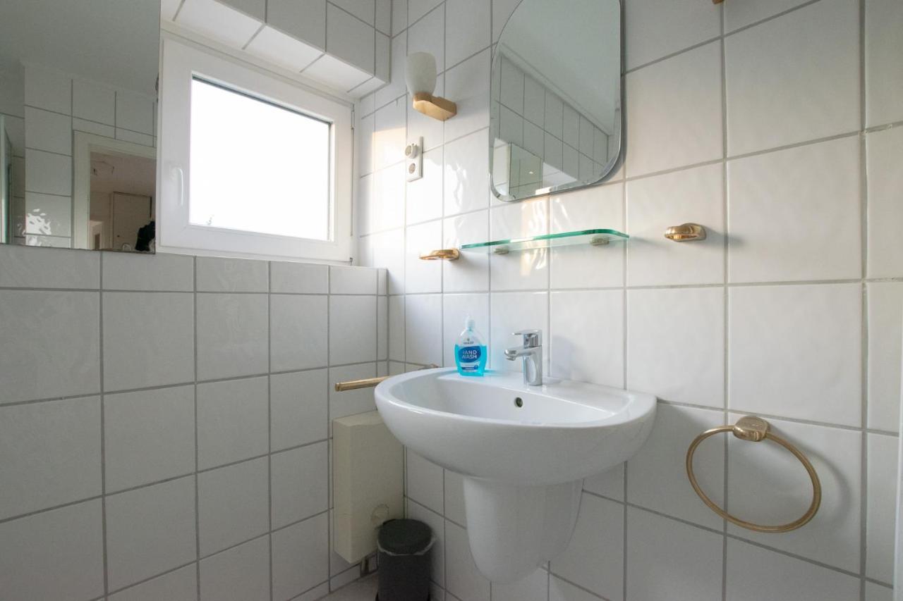 Raj Living - 1 , 3 And 4 Room Apartments - 20 Min Messe Dus & Airport Dus 메어부쉬 외부 사진