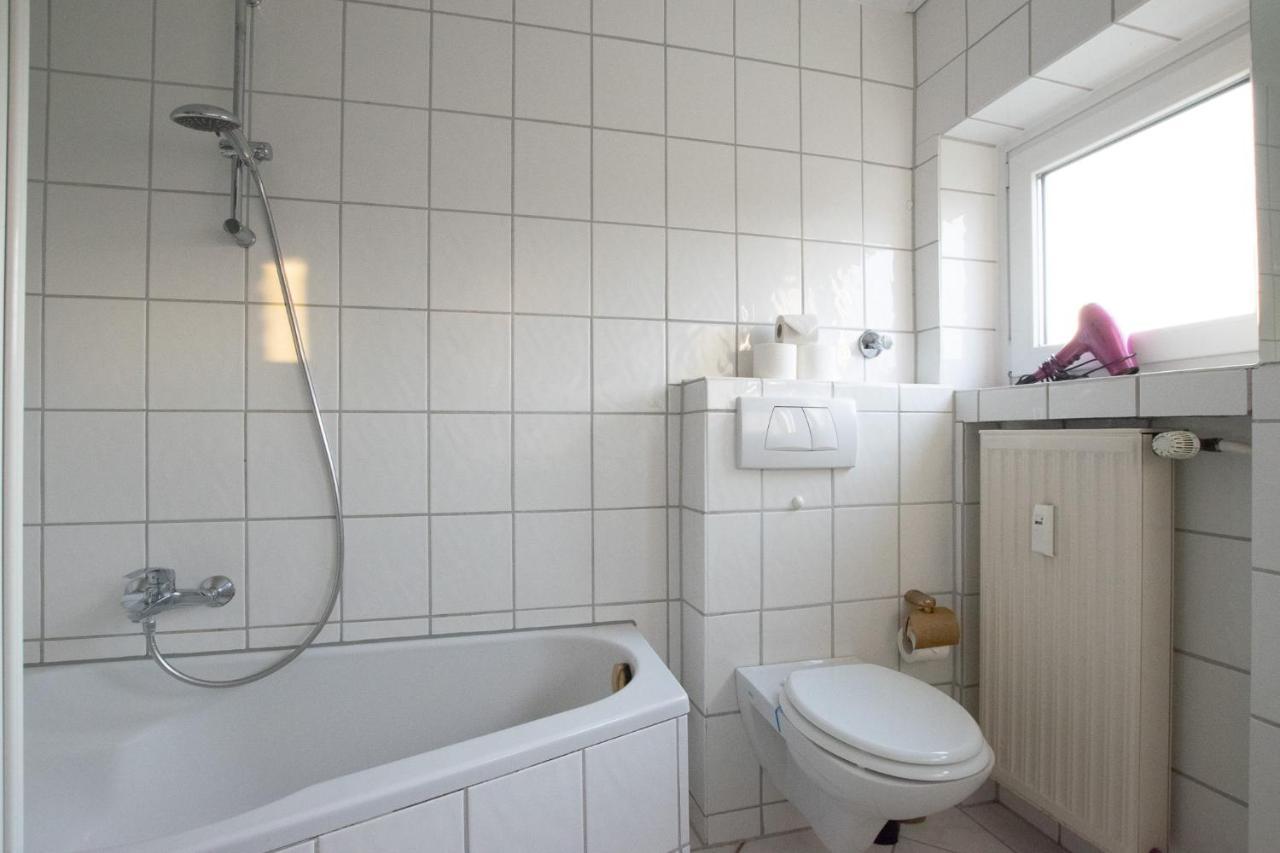 Raj Living - 1 , 3 And 4 Room Apartments - 20 Min Messe Dus & Airport Dus 메어부쉬 외부 사진