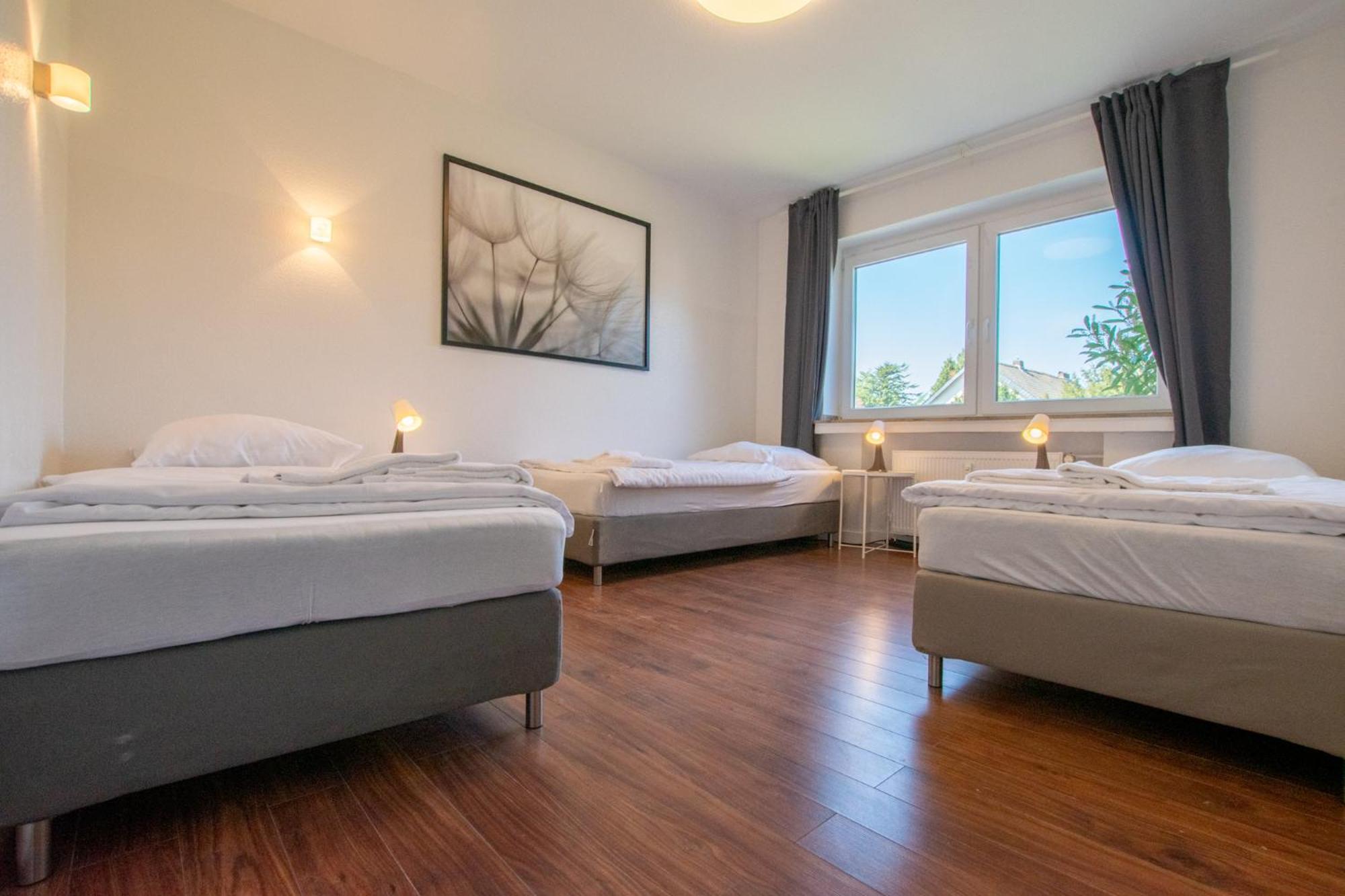 Raj Living - 1 , 3 And 4 Room Apartments - 20 Min Messe Dus & Airport Dus 메어부쉬 외부 사진